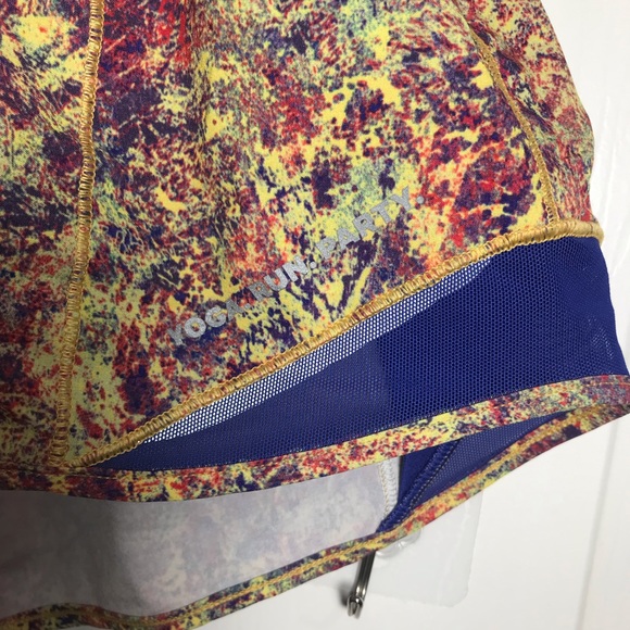 Lululemon shorts size 4 Like new - Picture 5 of 8